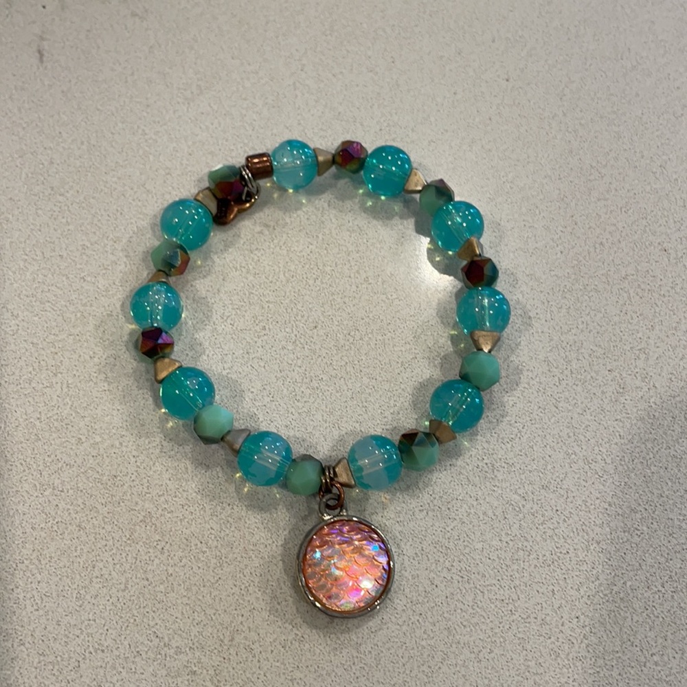 Bundle of Children’s Jewelry. Necklaces and Bracelets - Picture 7 of 8